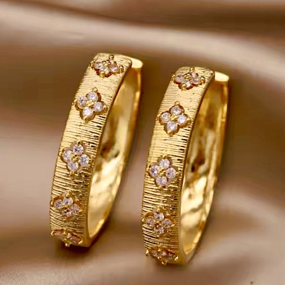🌹 Luxury big gold hoops with crystal cluster clovers logo~ LV 3.8D - Picture 2 of 3